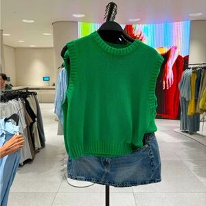 Zara Green Knit Sleeveless Sweater Vest